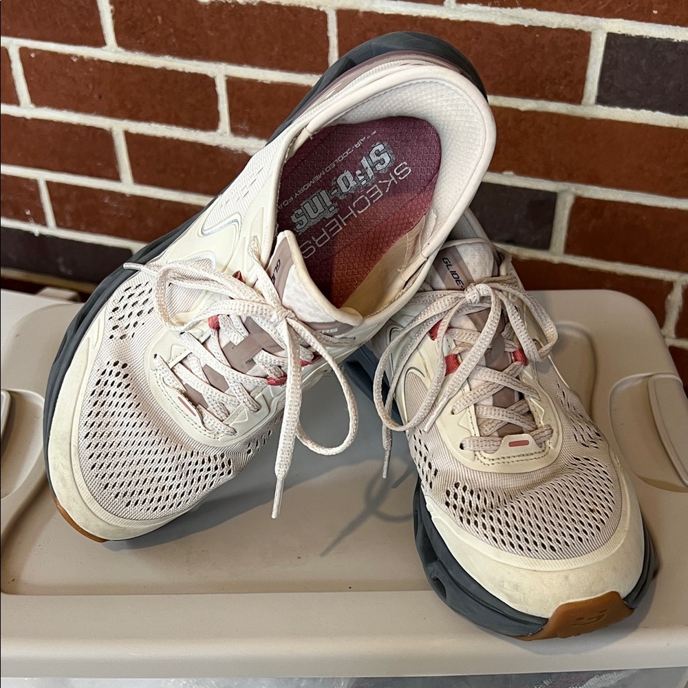 Skechers Cream and Gray Running Shoes